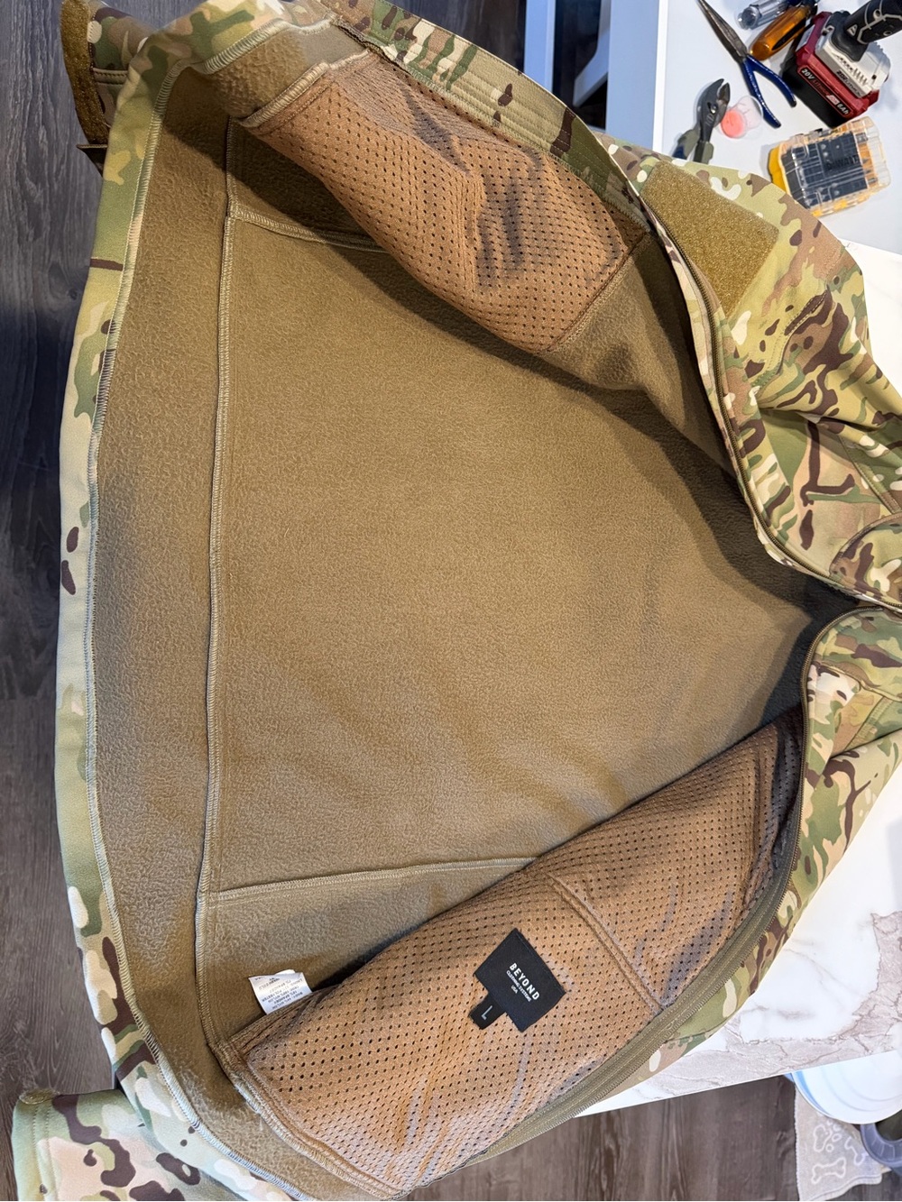 Beyond L5 Rig Softshell Jacket - Multicam - Picture 4 of 6